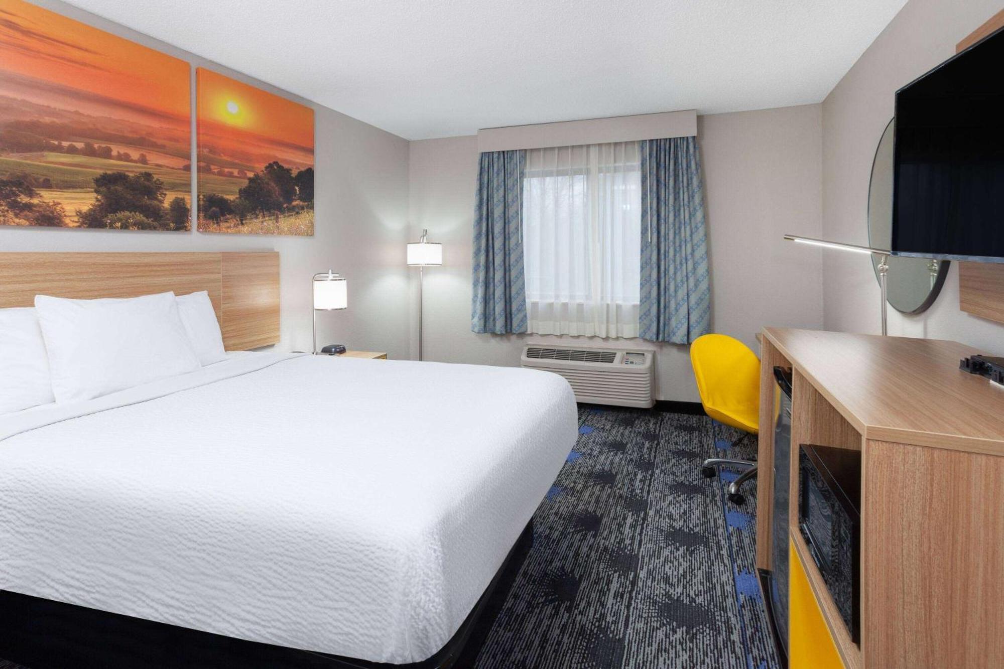 Days Inn By Wyndham Вустер Экстерьер фото