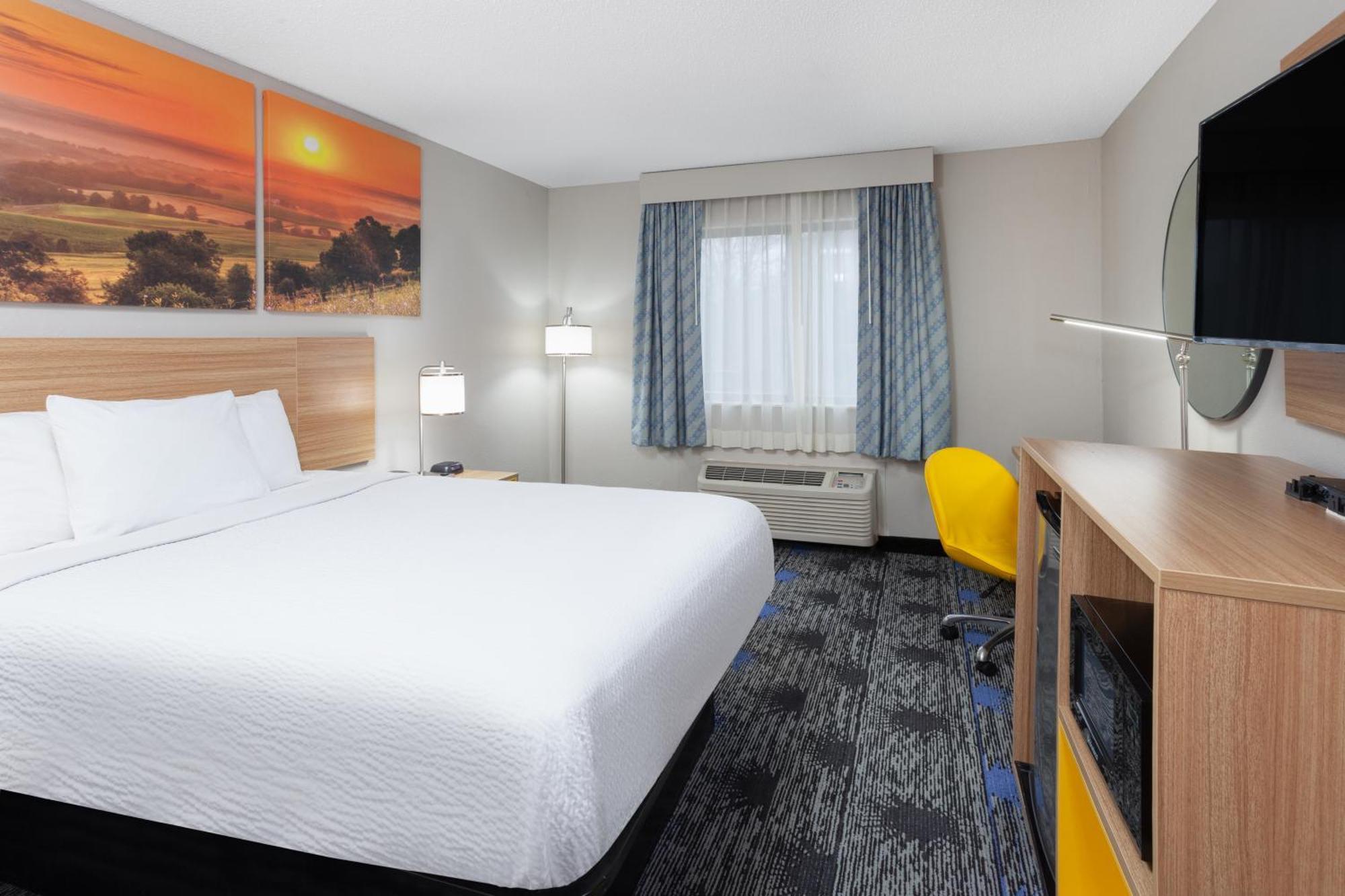Days Inn By Wyndham Вустер Экстерьер фото