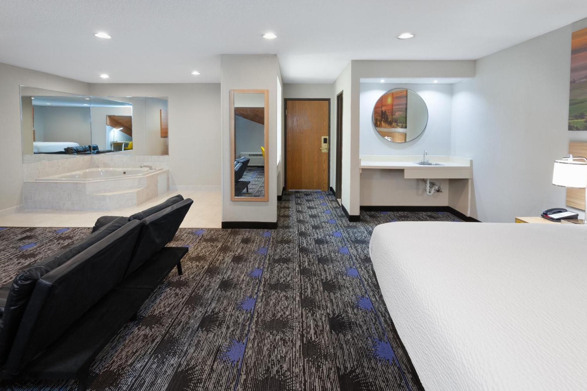 Days Inn By Wyndham Вустер Экстерьер фото