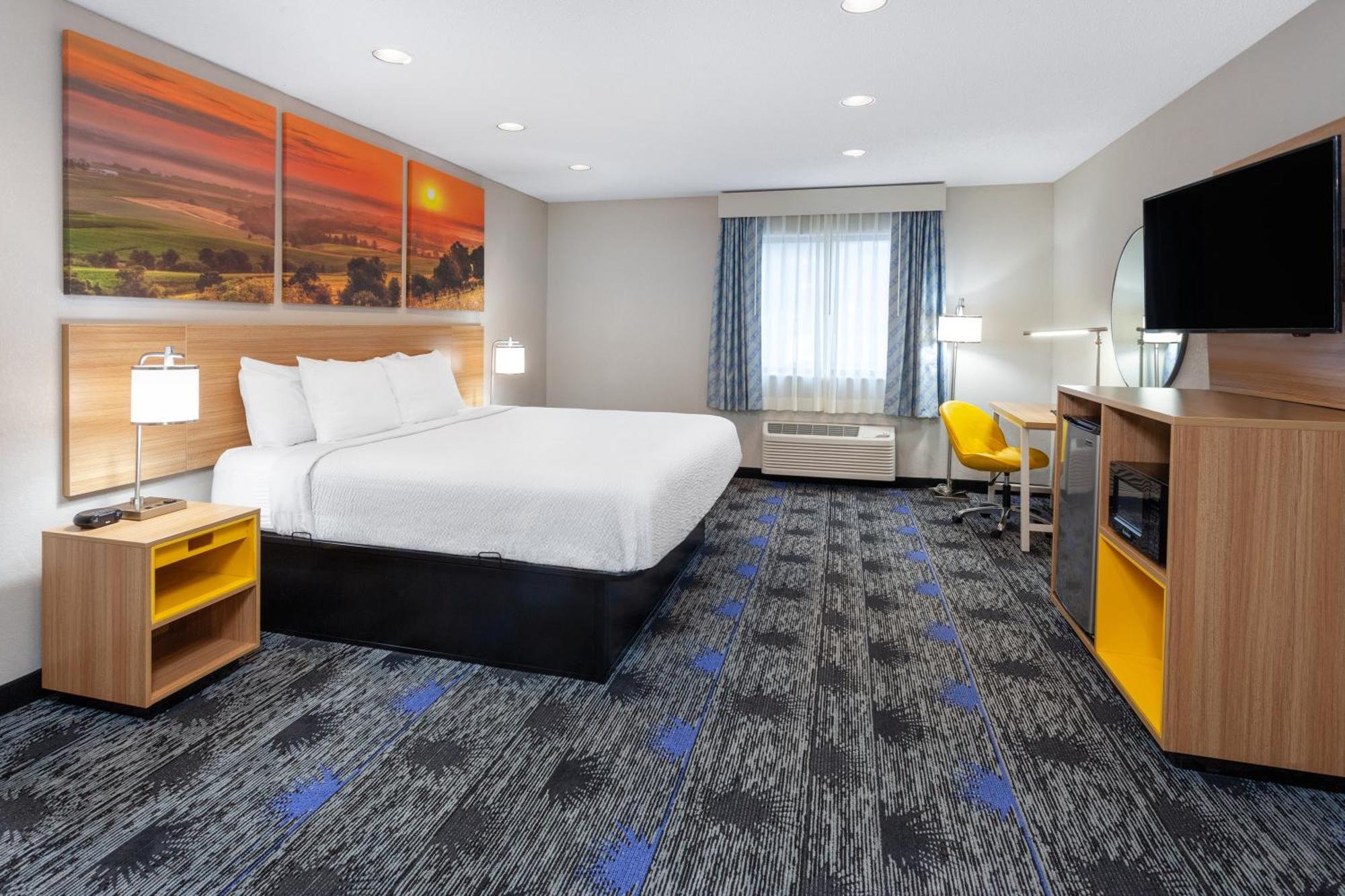 Days Inn By Wyndham Вустер Экстерьер фото